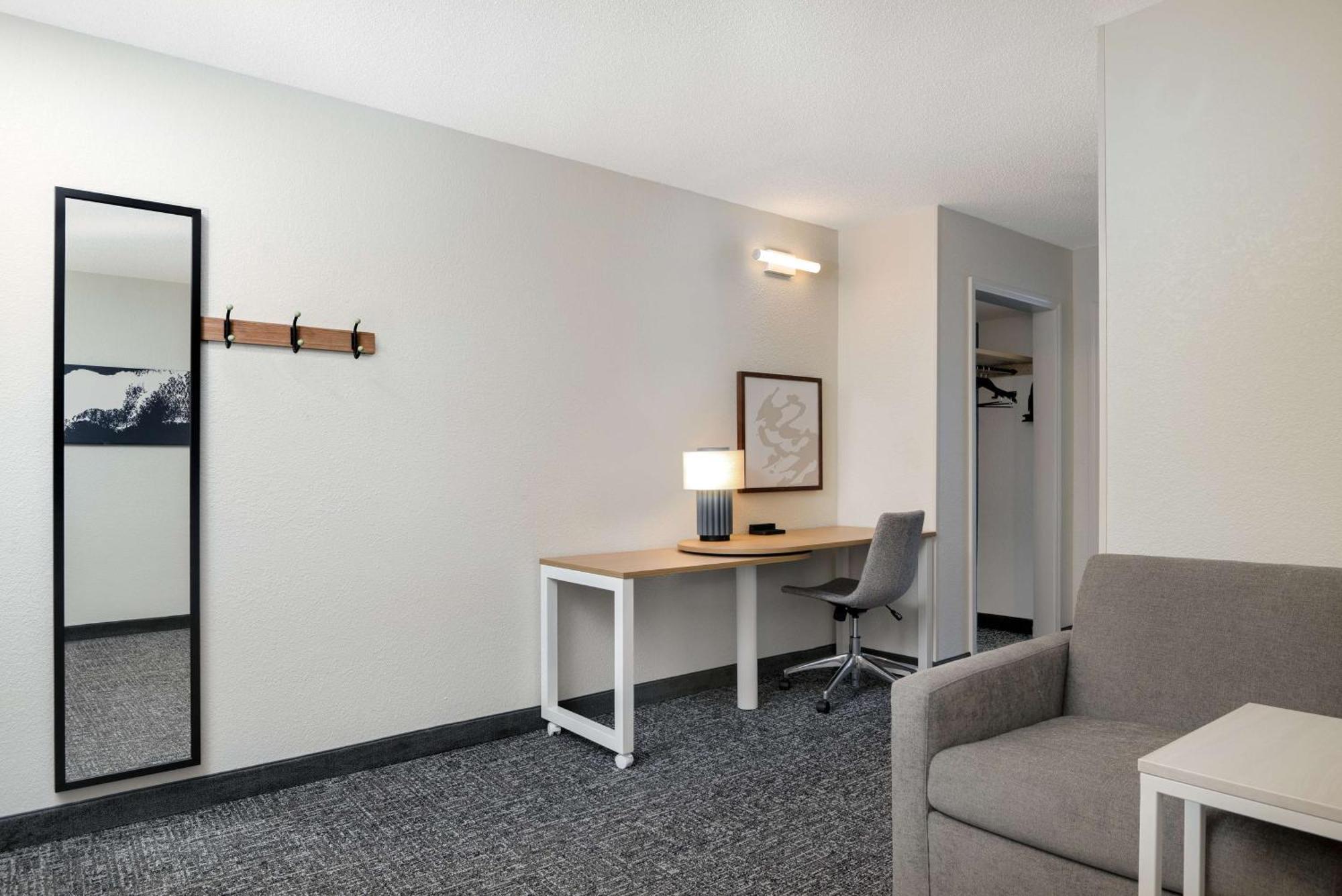 Spark By Hilton Hotel